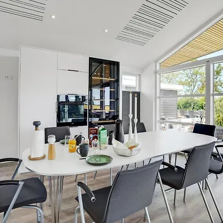 Awesome In Sydals With Kitchen * Mommark
